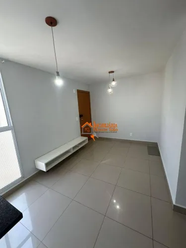 Apartamento com 2 dormitórios à venda, 38 m² por R$ 215.000,00 - Jardim Santo Expedito - G