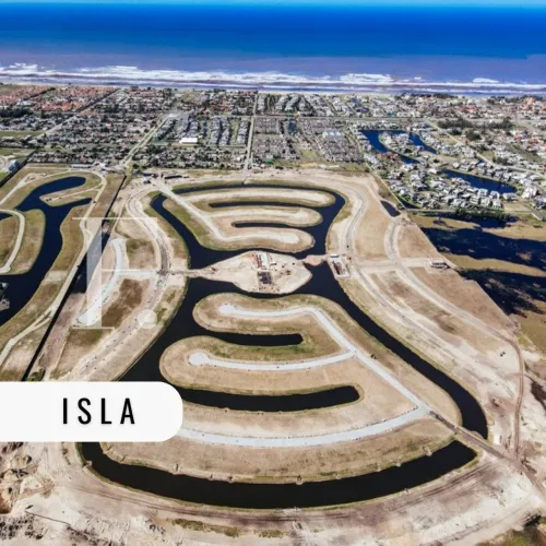Terreno à Venda no Condomínio Isla