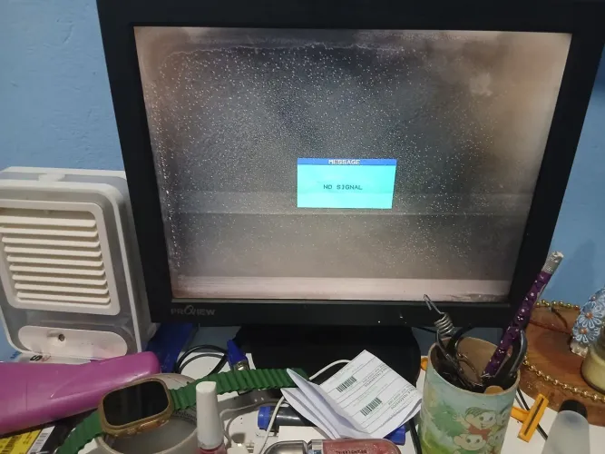 Monitor funcionando porém está com macha na tela