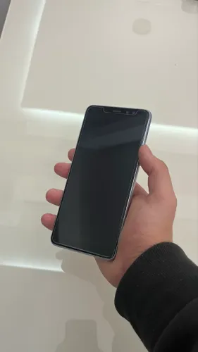 Celular Samsung A8+ 64GB + Cartão de Memória 32GB