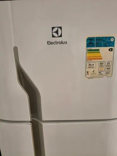 Geladeira Eletrolux cycle defrost 2 portas 260 litros 