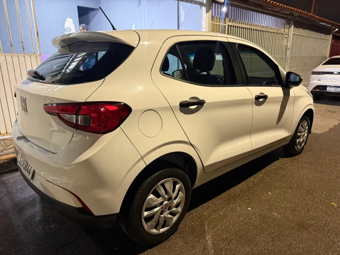 Fiat Argo 1.0 6V Flex. 2024