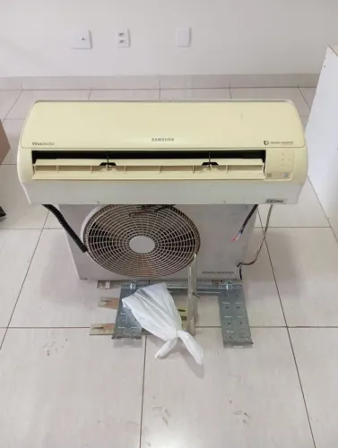 Ar-condicionado Digital Inverter 12000 BTU