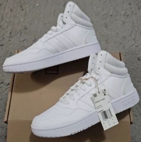 Tênis adidas