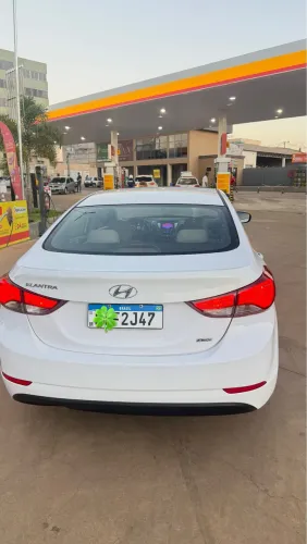 Hyundai Elantra GLS 2.0 16V Flex Aut. 2015