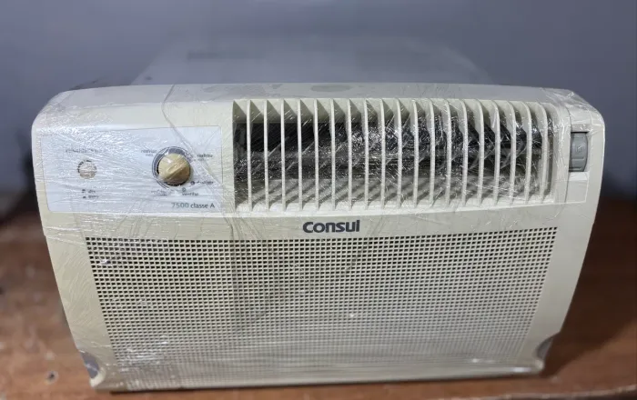 Ar condicionado cônsul 7500 Btus funcionando perfeitamente