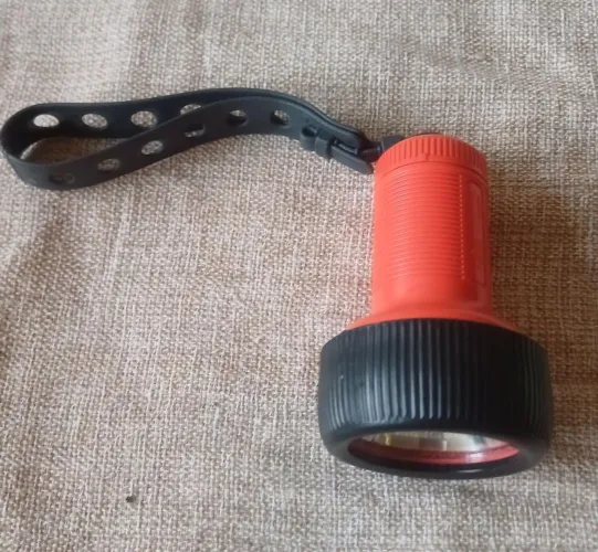 Laterna de Mergulho Fujtisu TH-342
