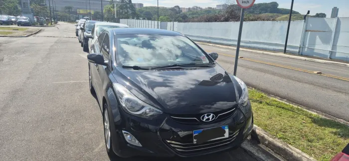 Hyundai Elantra GLS 1.8 16V Aut. 2012