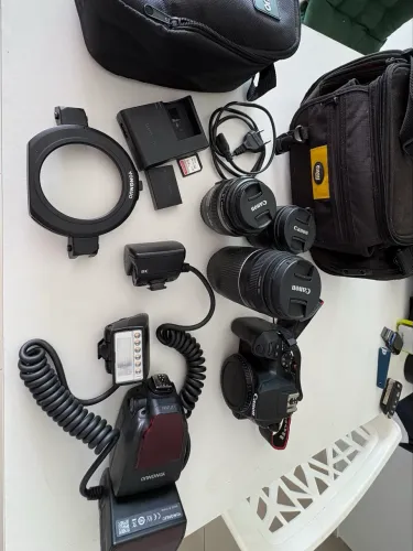 Camera canon sl3 + flash twin