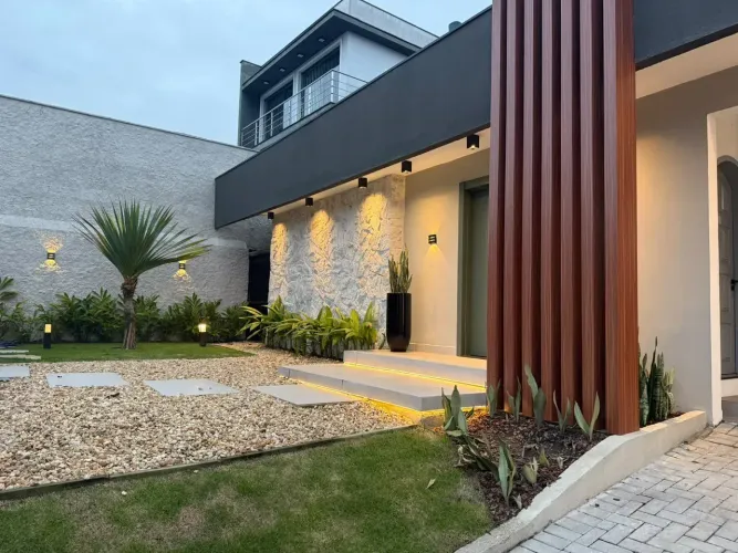 Casa para venda tem 300 metros quadrados com 3 quartos em Costa e Silva - Joinville - Sant