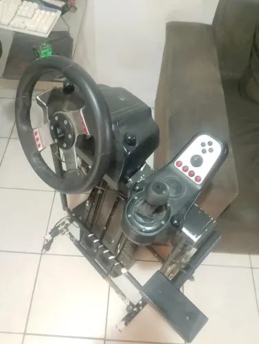 Volante G27+câmbio, pedal e suporte 