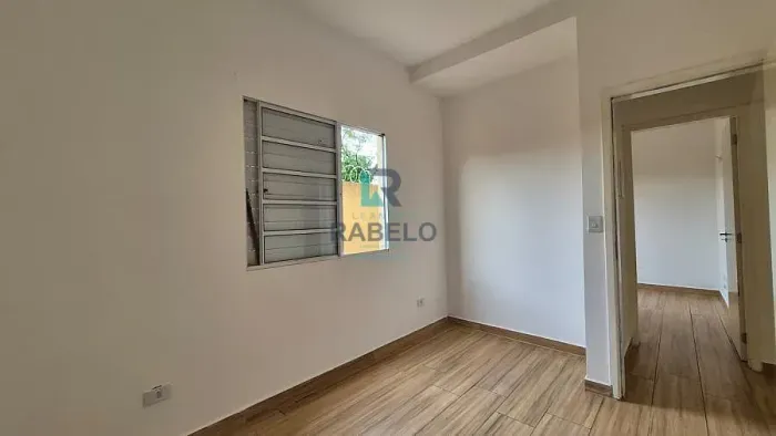 APARTAMENTO TÉRREO COM QUINTAL PRIVATIVO À VENDA EM LORENA-SP