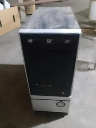 Gabinete ATX PC 4 baias - usado