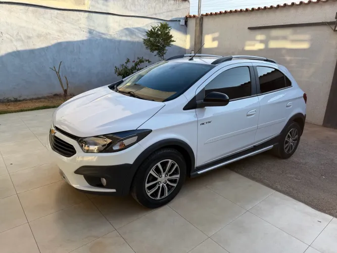 Chevrolet Onix Activ 1.4 8V Flex Mec. 4P 2018