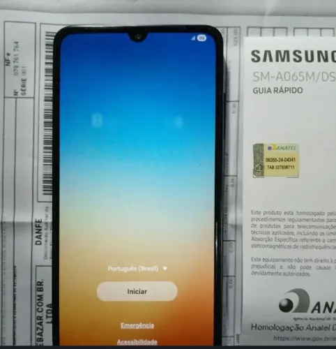 Na caixa  Samsung a06