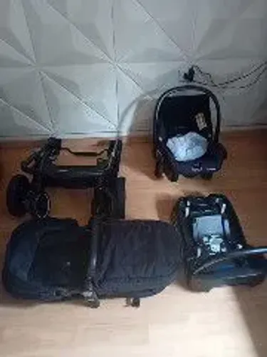 Carrinho Moisés, bebê conforto e base maxi cose Anna, aceito cartão 
