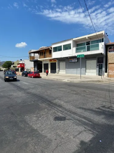 Aluga se loja 150m2 na Avenida mg Principal do Bairro Morada da Serra com independência 