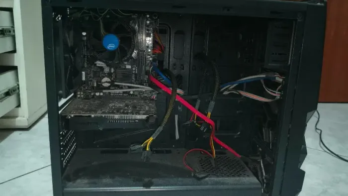 PC gamer (para retirada de peças)