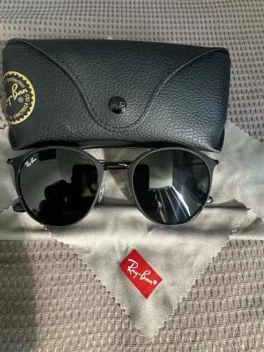 Ray-Ban