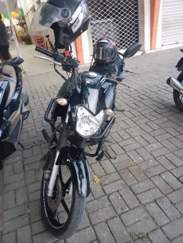 Estou vendendo pq minha família cresceu e preciso de um carro
