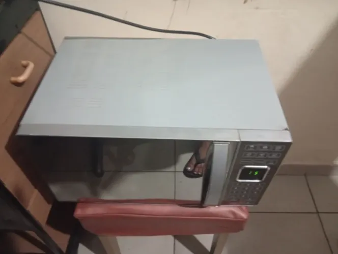 Microondas Philco espelhado 25l