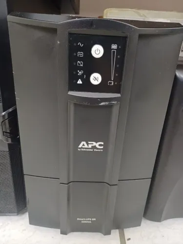 Nobreak APC Smart-UPS BR 2200VA