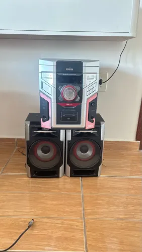 Mini System Philips MP3 com 2 Caixas de Som - 200W RMS