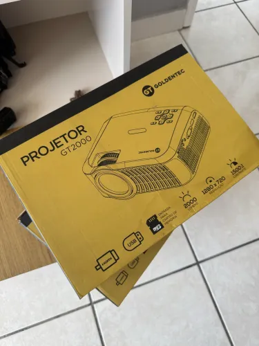 Projetor goldentec gt2000