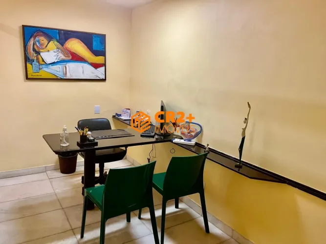 Vendo casa comércial equipada para clínica médica no Derby -370m²
