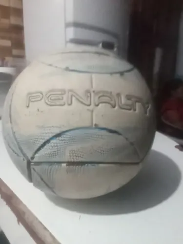 Bola de futebol da marca pênalti