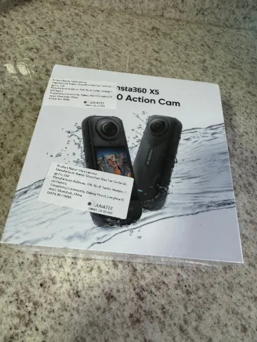 Câmera Insta360 X5 Nova Lacrada com I.A Filma em 8k 360 Graus Ipx8 À Prova D'água Chip Tri