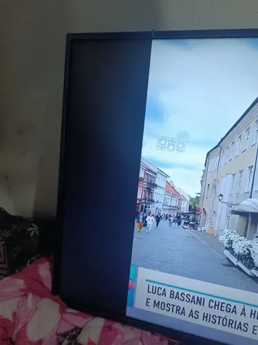 Vendo essa TV LG 55 polegadas com essa parte preta em um ida tela