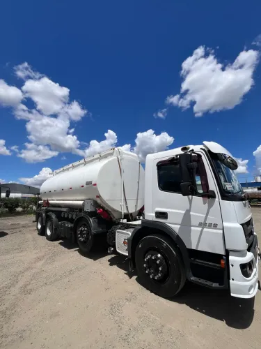 Mb atego 2426 8x2 2013/2013 tanque combustível