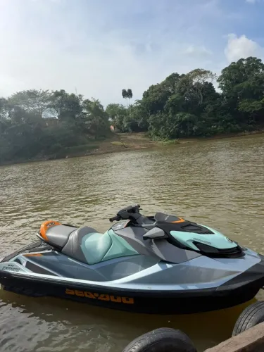 Jet ski 40 horas rodado com a carretinha