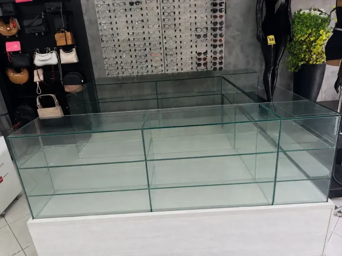 Balcão de vidro
