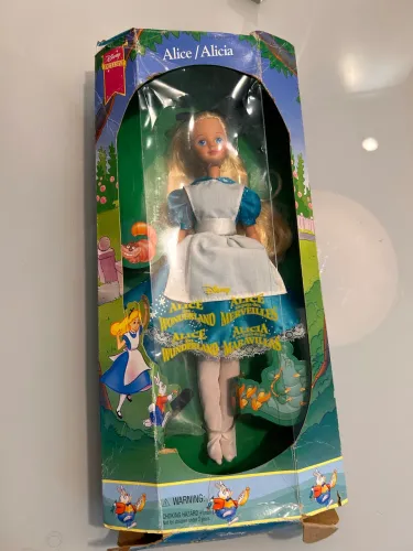 Boneca Alice no pais das maravilhas