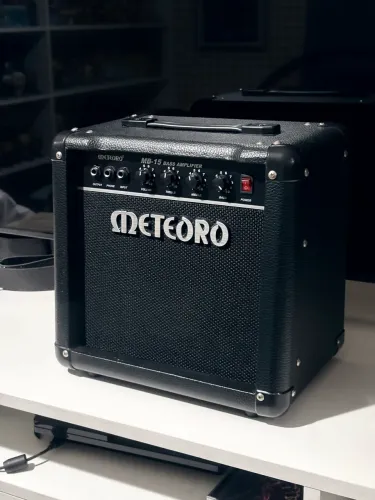 Amplificador Meteoro HB 15 Contrabaixo