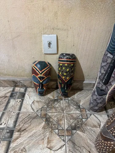 Máscara decorativa de parede