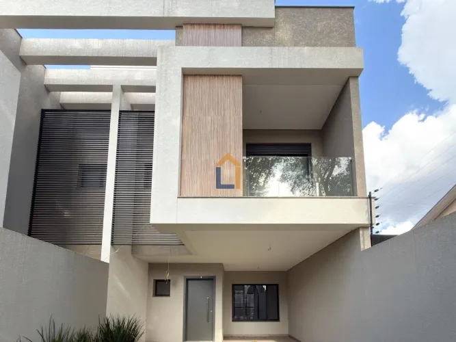 Belíssimo sobrado alto padrao no Água Verde.