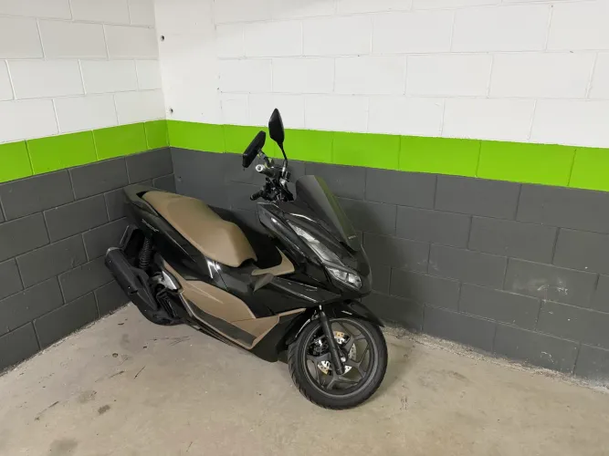 Honda PCX 2026 Preta - Impecável / Estado de Zero