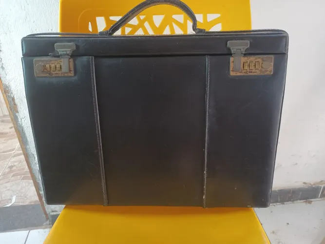 Maleta em couro legítimo