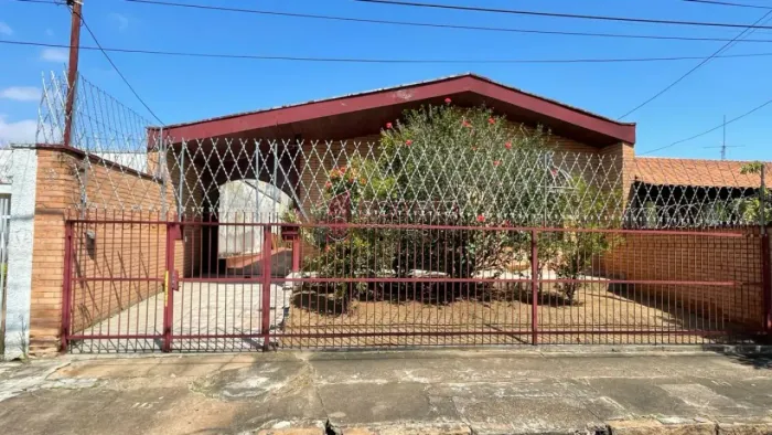 CASA TÉRREA COM TERRENO DE 341 M² À VENDA NO BAIRRO VILA JOANA EM JUNDIAÍ-SP