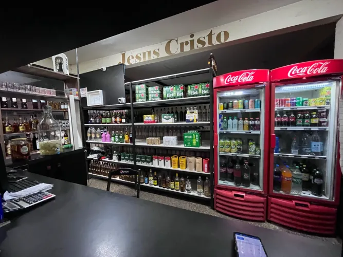 Distribuidora de Bebidas Á venda