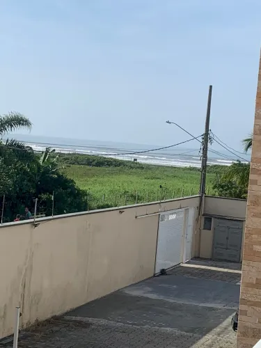 Condomínio com 2 dormitórios próximo à praia no bairro Jd Jamaica
