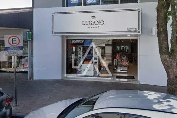 LOJA NA RUA MOROM - 270 M² PRIVATIVOS