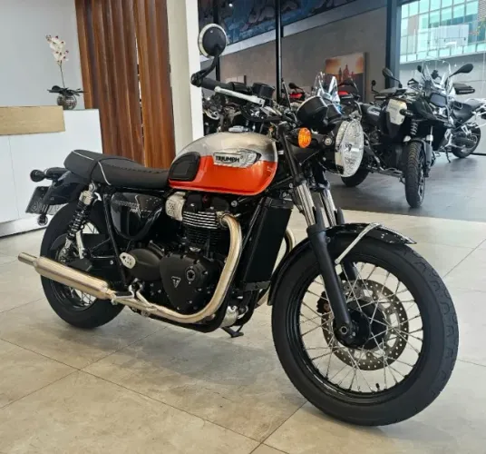 BONEVILLE T100 2025 IMPECÁVEL 300KM RODADOS