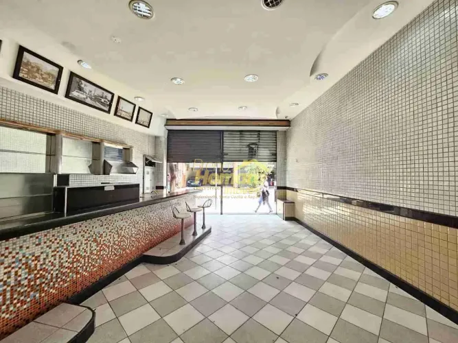 Ponto comercial para Locação para bares ou restaurantes, 100m² área útil, 4 banheiros, no