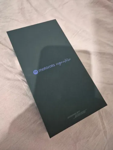 Motorola Signature 512GB + 24GB de RAM - Novo, nunca usado e com nota