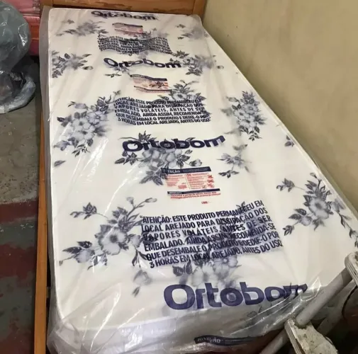 Colchão solteiro confortável do melhor estilos