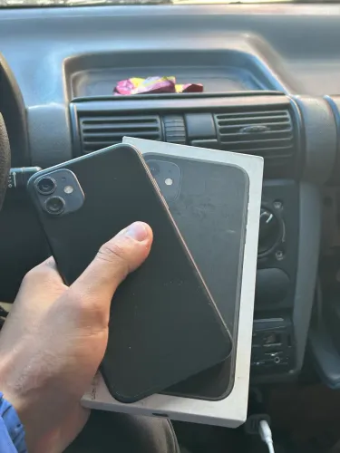 iPhone 11 64 GPB em perfeito estado de conservação